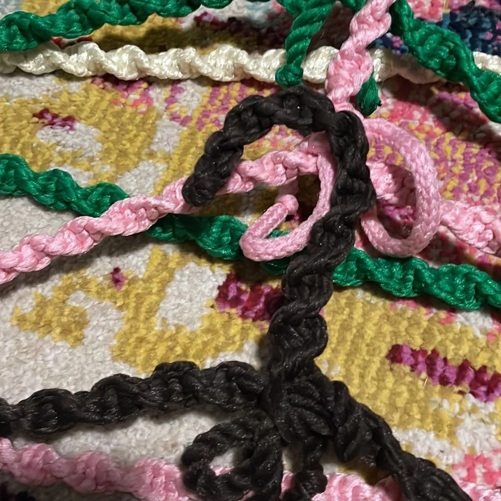 Yarn Wrapped Clothes Hangers (6)